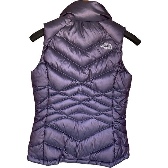 THE NORTH FACE 550 GOOSE DOWN VEST size S NWOT - Picture 2 of 3